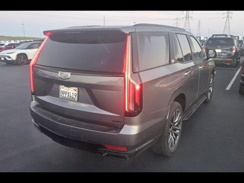 Used 2021 Cadillac Escalade Sport Platinum w/ Heavy-Duty Trailer Package image 9