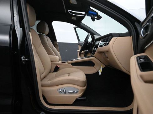 New 2025 Porsche Macan image 17