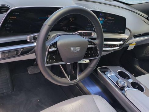 Certified 2024 Cadillac Lyriq Luxury AWD/4WD image 9