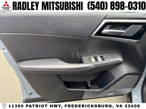 New 2026 Mitsubishi Outlander SE image 5