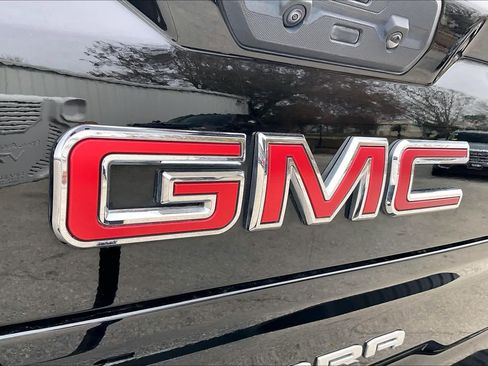 Certified 2025 GMC Sierra 1500 SLT image 28