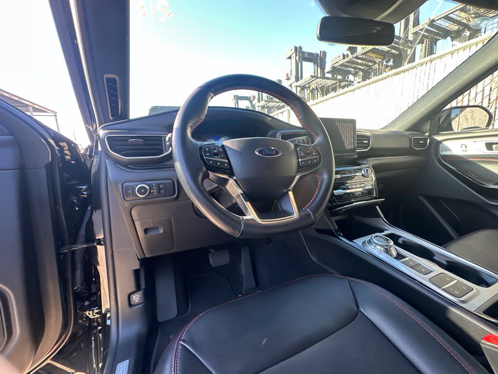 Used 2023 Ford Explorer ST-Line w/ Class IV Trailer Tow Package RWD image 17