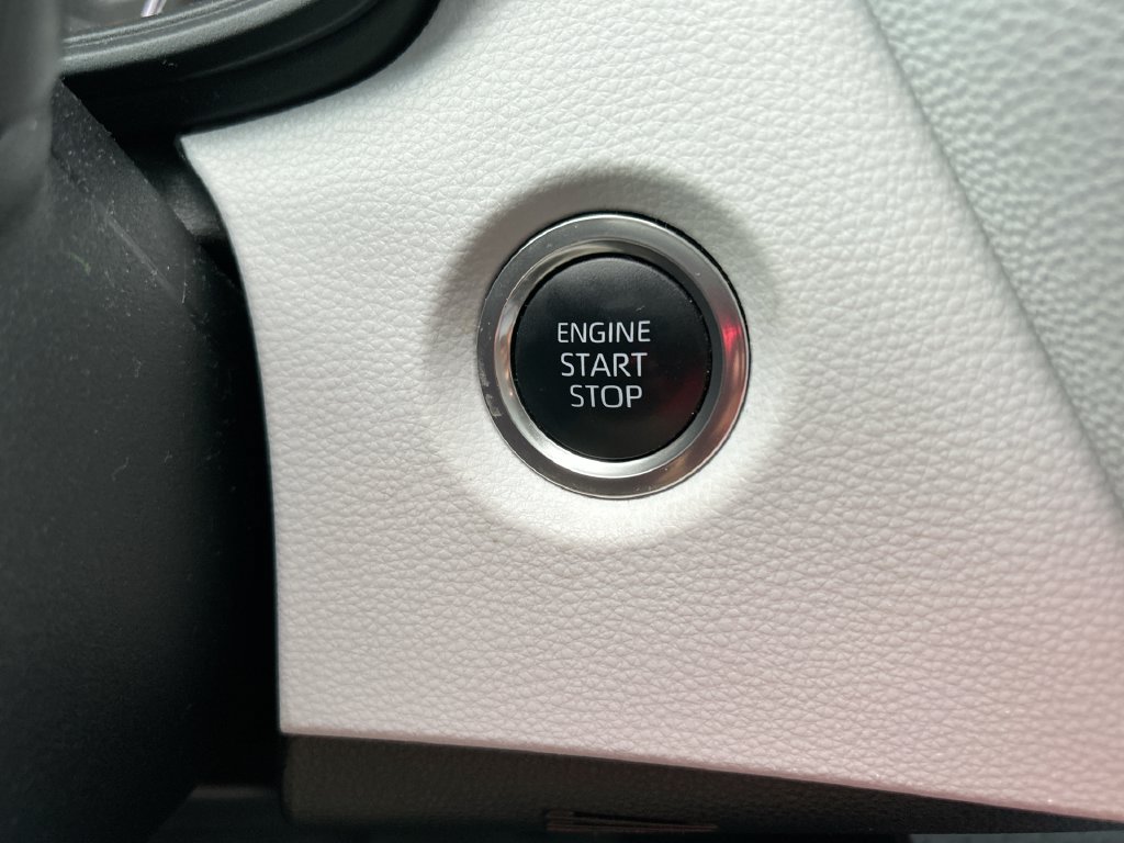 Used 2025 Toyota Corolla SE FWD image 17