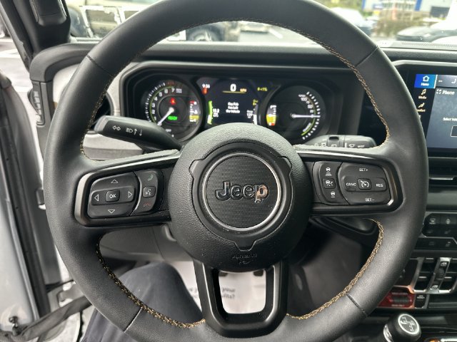 Used 2024 Jeep Wrangler Unlimited AWD/4WD image 20