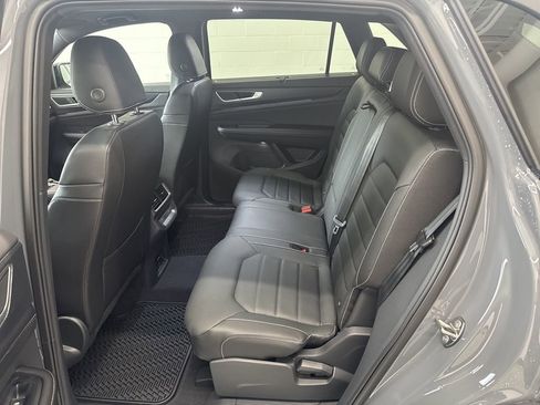 New 2026 Volkswagen Atlas Cross Sport SEL R-Line AWD/4WD image 16