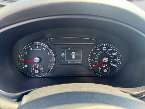 Used 2017 Kia Sorento FWD image 13