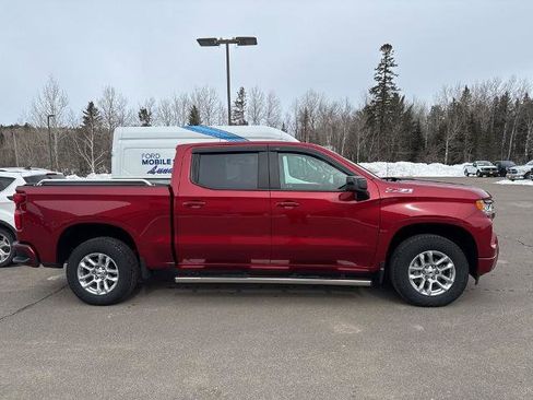 Used 2024 Chevrolet Silverado 1500 RST image 2