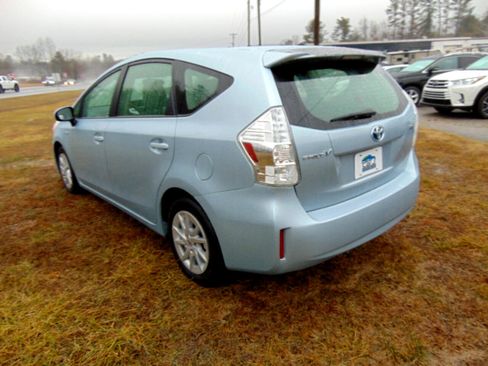 Used 2012 Toyota Prius V Two image 4