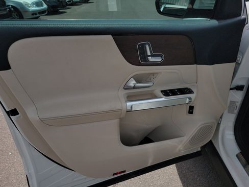 Certified 2022 Mercedes-Benz GLB 250 image 19
