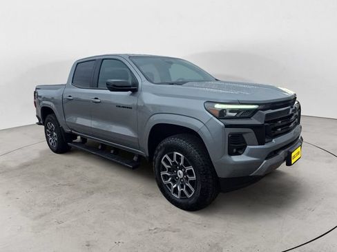 Used 2024 Chevrolet Colorado Z71 w/ Advanced Trailering Package AWD/4WD image 7