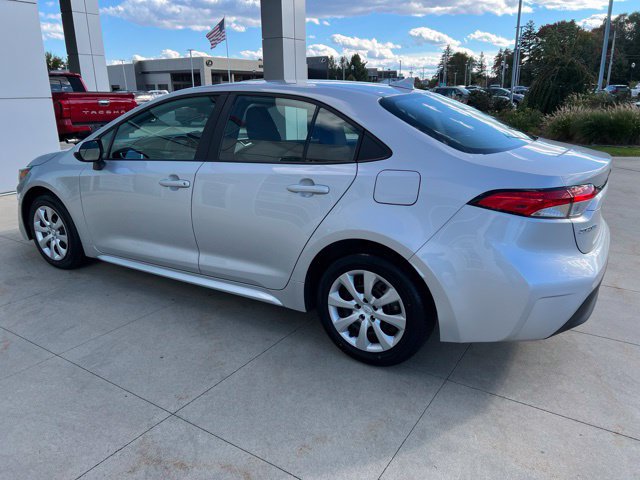 Used 2024 Toyota Corolla LE FWD image 5