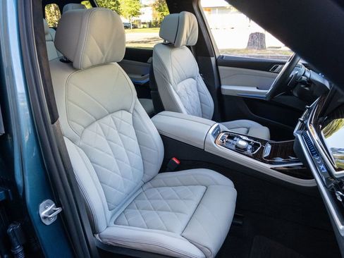 Used 2023 BMW X7 xDrive40i w/ Premium Package image 30