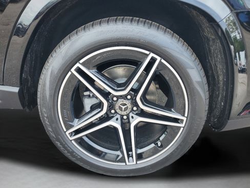 Certified 2026 Mercedes-Benz GLS 450 4MATIC image 40