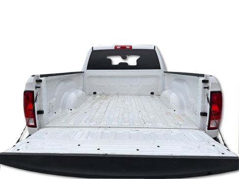 Used 2021 RAM 1500 Classic SLT image 14