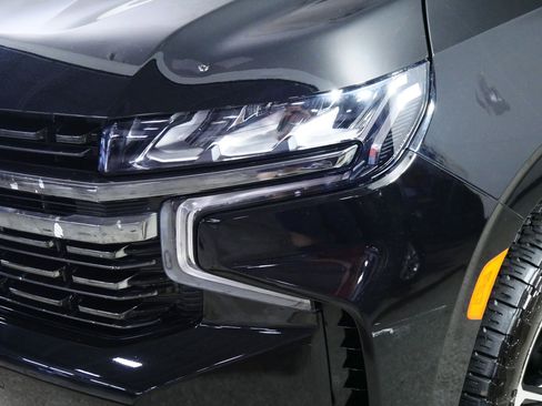 Used 2022 Chevrolet Suburban RST w/ Luxury Package AWD/4WD image 16