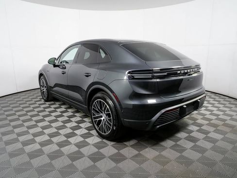 Used 2025 Porsche Macan Electric image 3