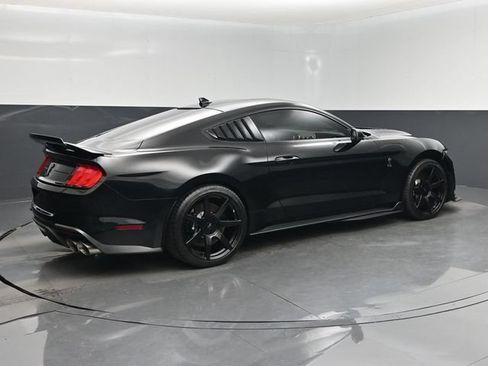 Used 2021 Ford Mustang Shelby GT500 w/ Technology Package RWD image 3