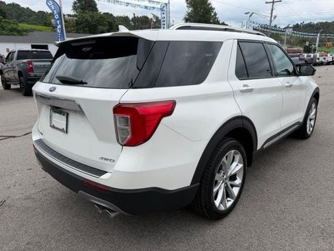 Used 2023 Ford Explorer Platinum w/ Technology Package AWD/4WD image 7