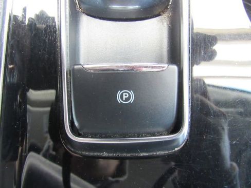 Used 2020 Ford Edge Titanium image 54