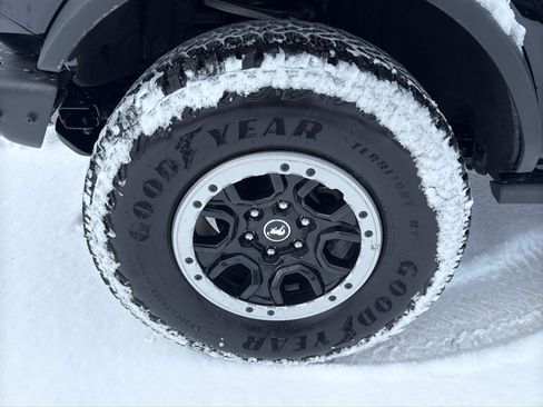 Used 2022 Ford Bronco Black Diamond w/ Sasquatch Package image 8