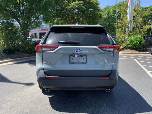 Used 2021 Toyota RAV4 XLE Premium AWD/4WD image 7