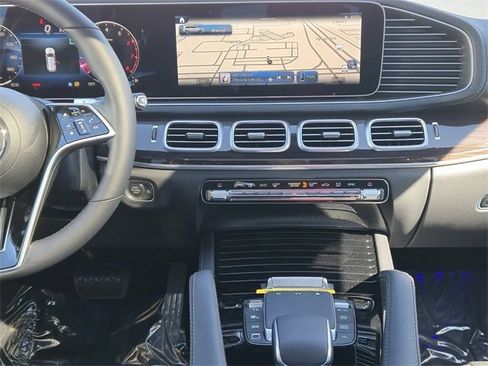 New 2025 Mercedes-Benz GLS 450 4MATIC image 12