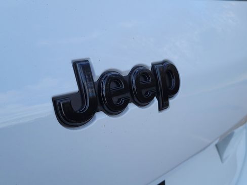 Used 2021 Jeep Grand Cherokee L Altitude image 7