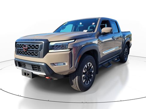 Used 2022 Nissan Frontier PRO-4X image 3