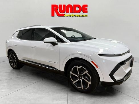 Used 2025 Chevrolet Equinox EV LT w/ Convenience Package image 7