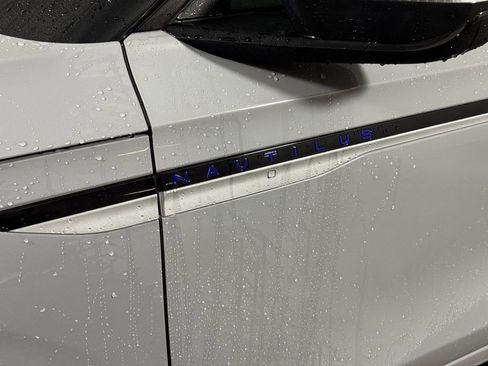 New 2026 Lincoln Nautilus Reserve image 9