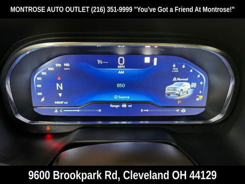 Used 2022 Chevrolet Tahoe Z71 w/ Z71 Off-Road Package AWD/4WD image 19