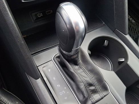 Used 2019 Volkswagen Atlas SE w/ Towing Package image 17