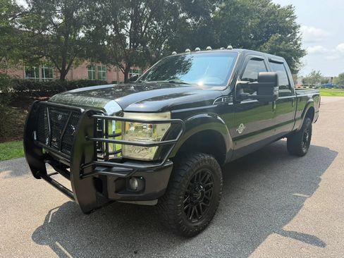 Used 2013 Ford F250 Platinum w/ FX4 Off Road Pkg AWD/4WD image 2
