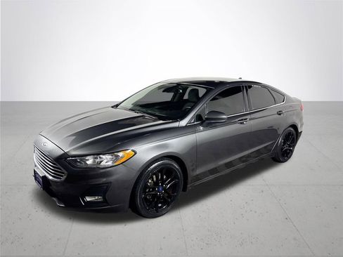 Used 2019 Ford Fusion SE w/ Equipment Group 151A image 2
