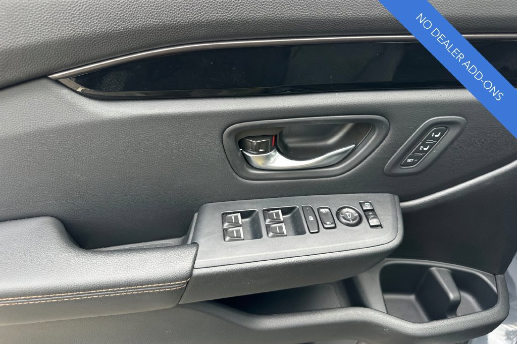 Certified 2025 Honda Pilot TrailSport image 11