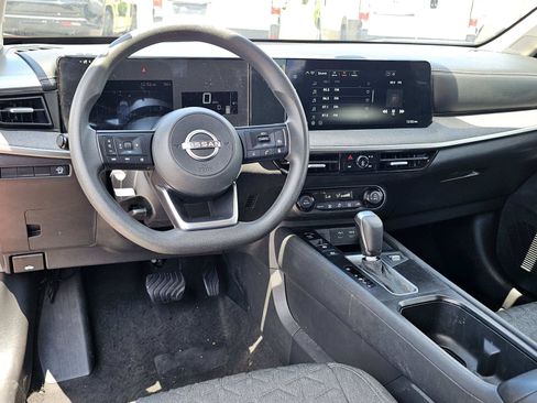 Used 2026 Nissan Kicks SV FWD image 31