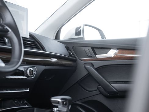 Certified 2023 Audi Q5 2.0T Premium w/ Convenience Package image 16