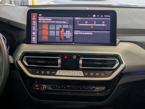 Used 2022 BMW X4 xDrive30i w/ Parking Assistance Package AWD/4WD image 19