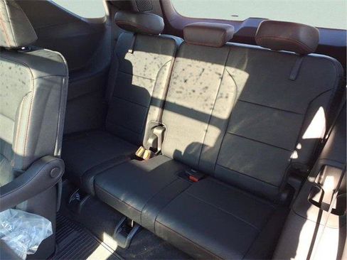 New 2026 Chevrolet Traverse Z71 w/ Driver Confidence Package image 11