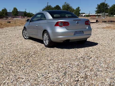 Used 2007 Volkswagen Eos 2.0T FWD image 4