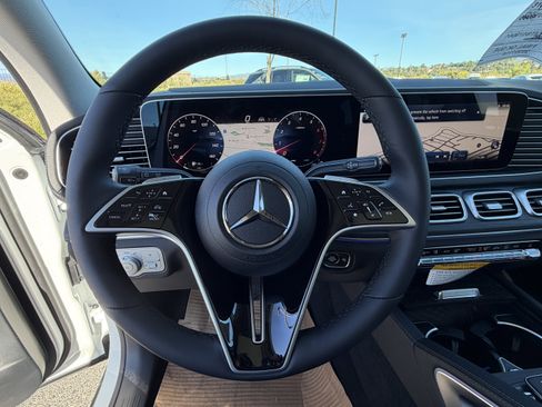 New 2026 Mercedes-Benz GLS 450 4MATIC image 22