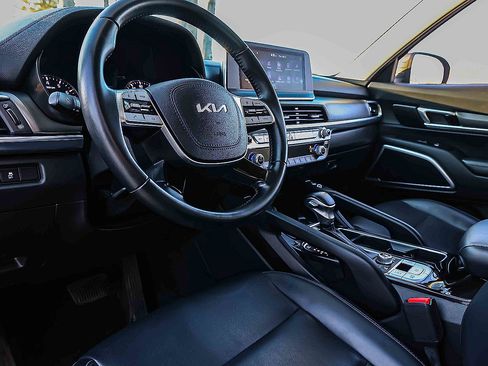 Certified 2022 Kia Telluride S image 7