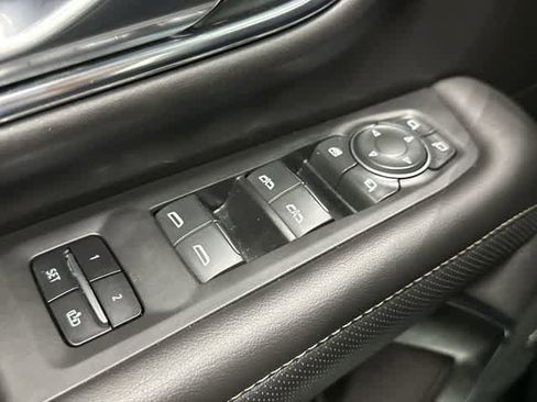 Used 2023 Chevrolet Suburban Premier AWD/4WD image 20