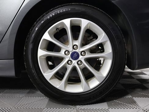 Used 2020 Ford Fusion SE image 9