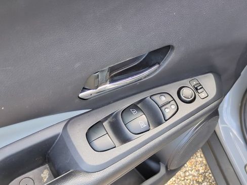 Used 2021 Nissan Kicks SR w/ SR Premium Package FWD image 12