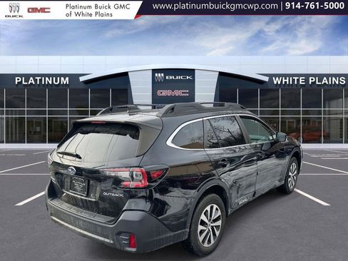 Used 2022 Subaru Outback Premium image 7