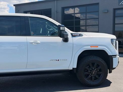 Used 2025 GMC Sierra 3500 AT4 w/ AT4 Premium Plus Package AWD/4WD image 3