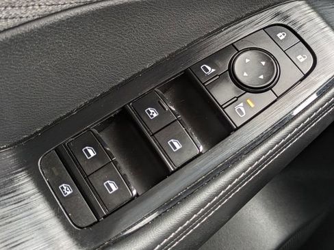 Used 2021 Nissan Rogue SV image 25