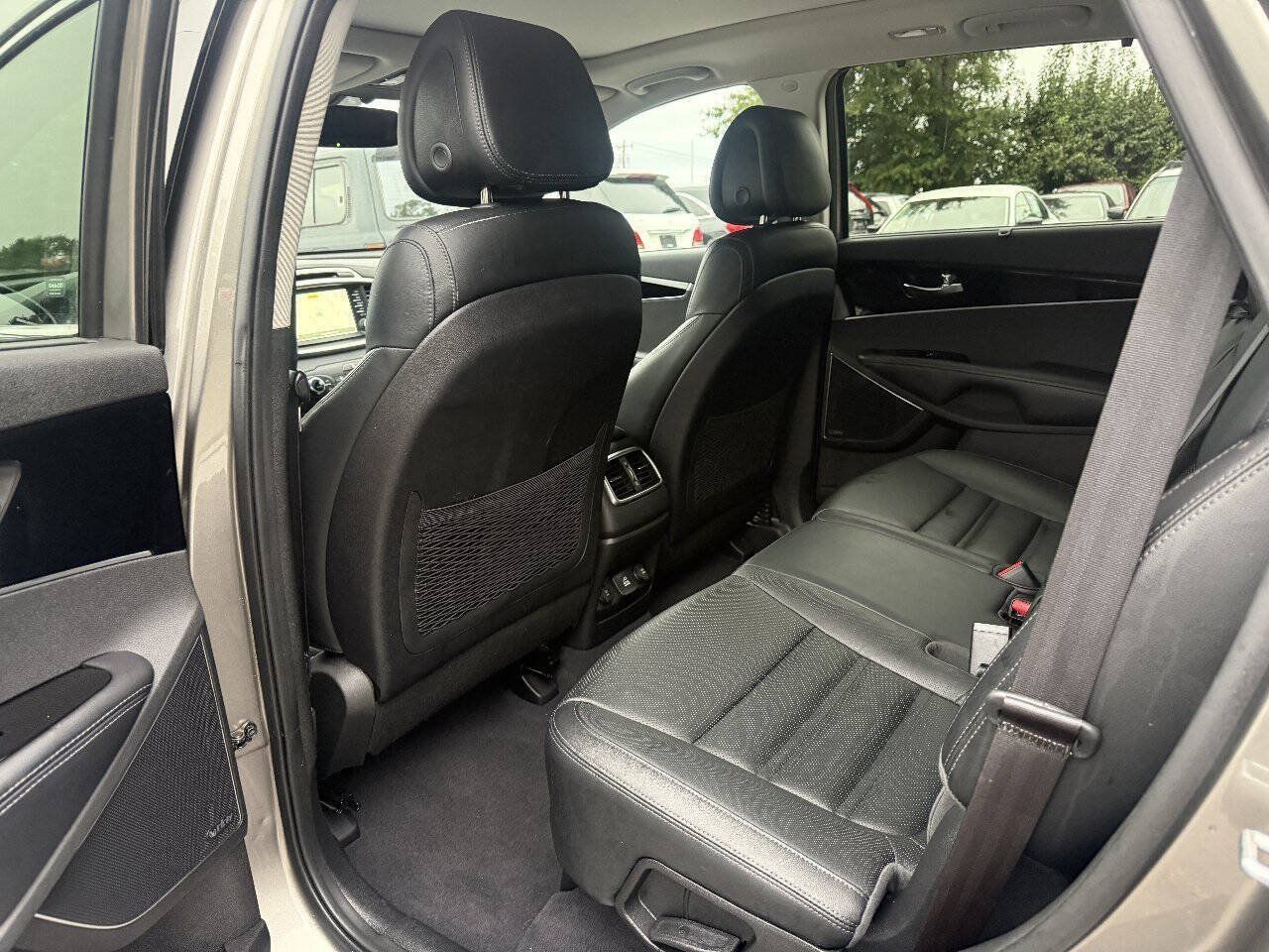 Used 2016 Kia Sorento SX FWD image 10