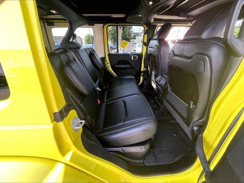 Used 2024 Jeep Wrangler Unlimited Sahara AWD/4WD image 16